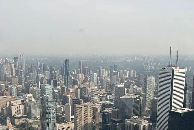 Vista panorámica de los rascacielos del centro de Toronto desde las alturas