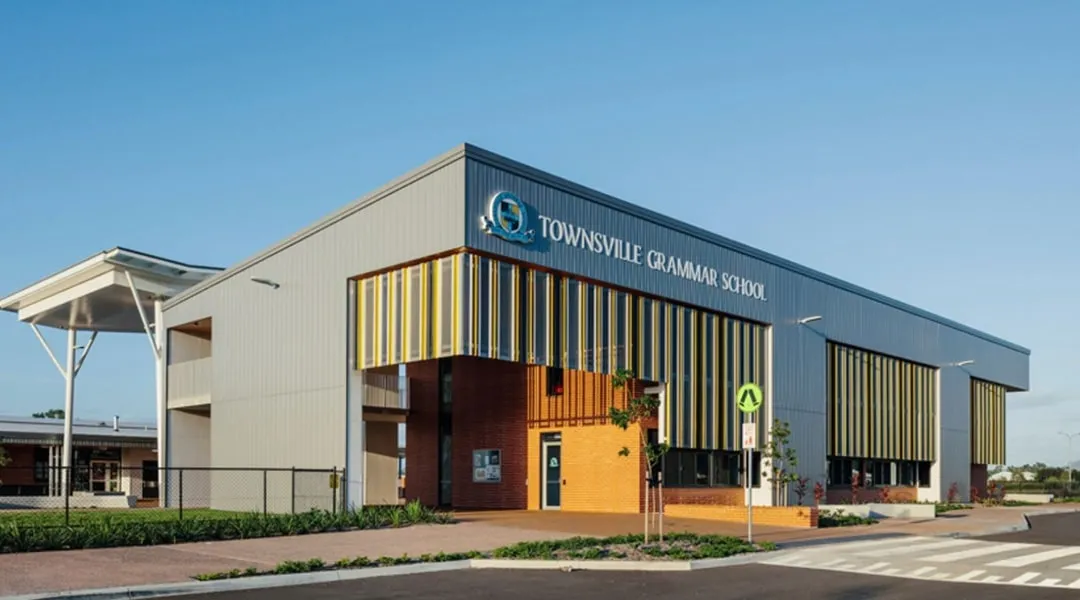 Modernes Hauptgebäude einer australischen Privatschule