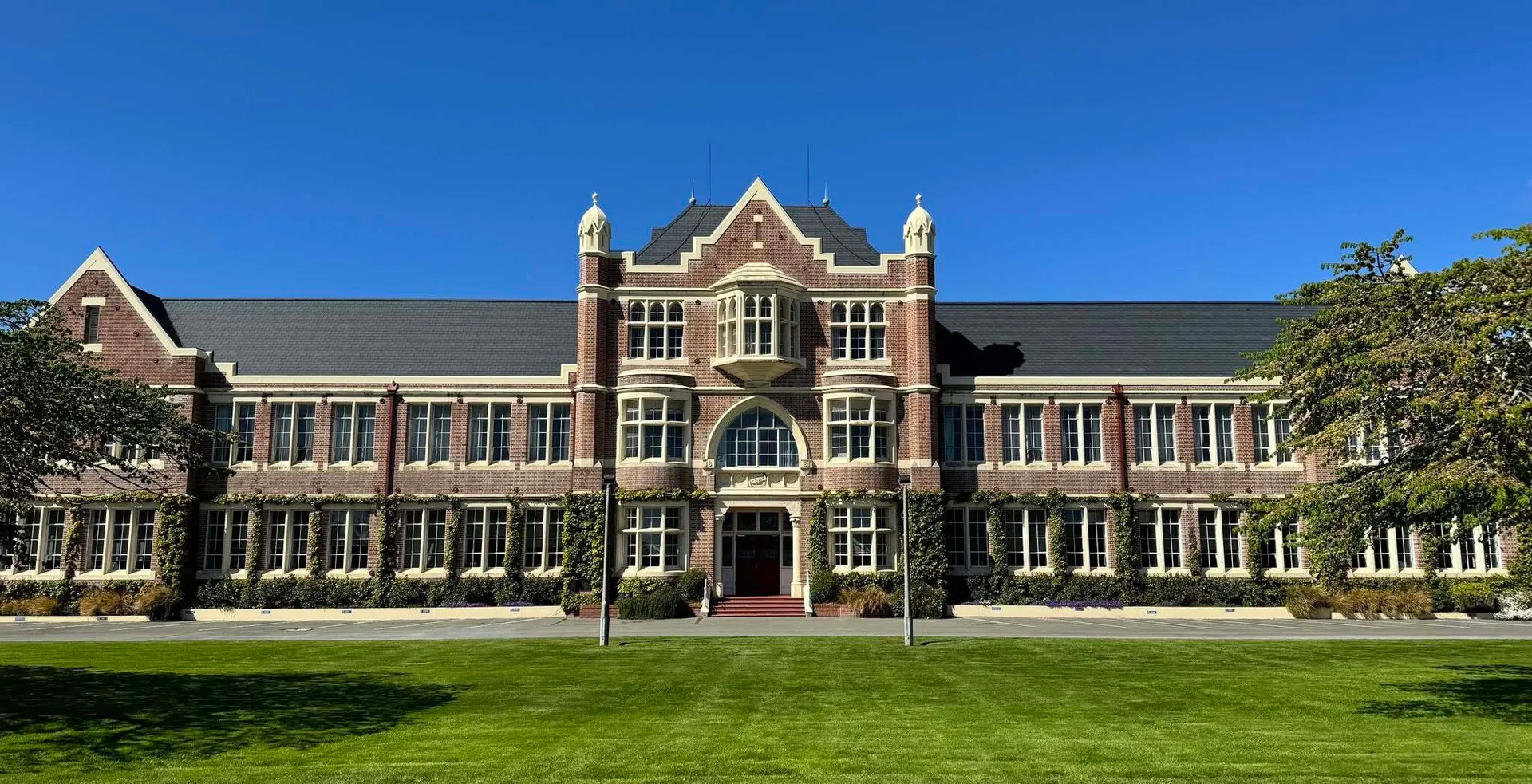 Southland Boys’ High School