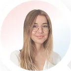 Retrato circular de una joven sonriente con gafas