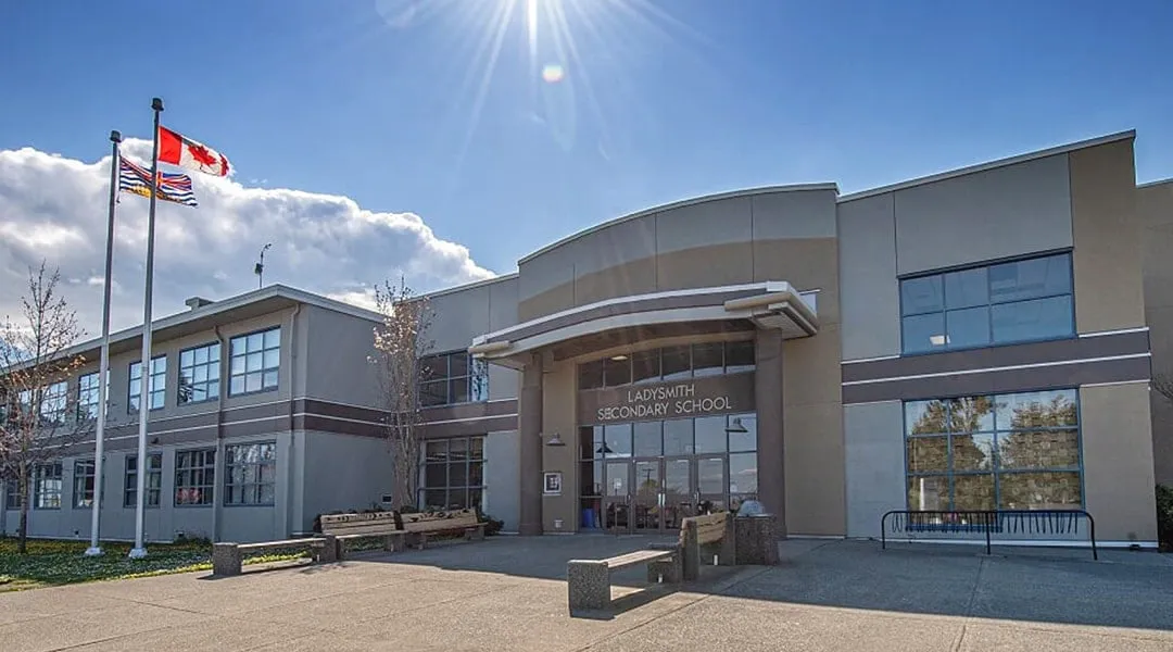 ÜBER 320 HIGH SCHOOLS in Kanada